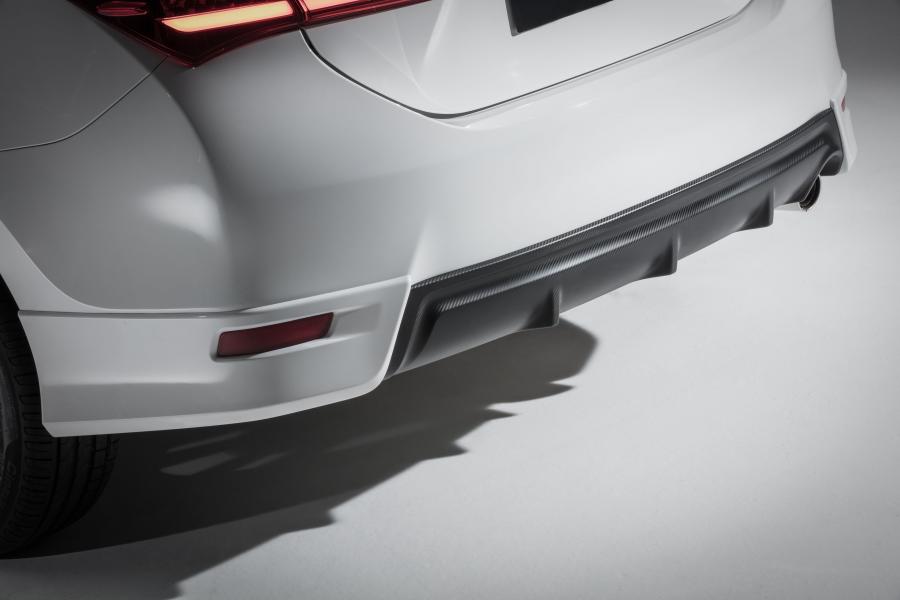 Детали экстерьера Toyota Corolla XRS 2017 года  (LA) (фото 18 из 22)